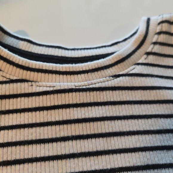 Cat & Jack Striped Outfit 2T - Picture 4 of 5